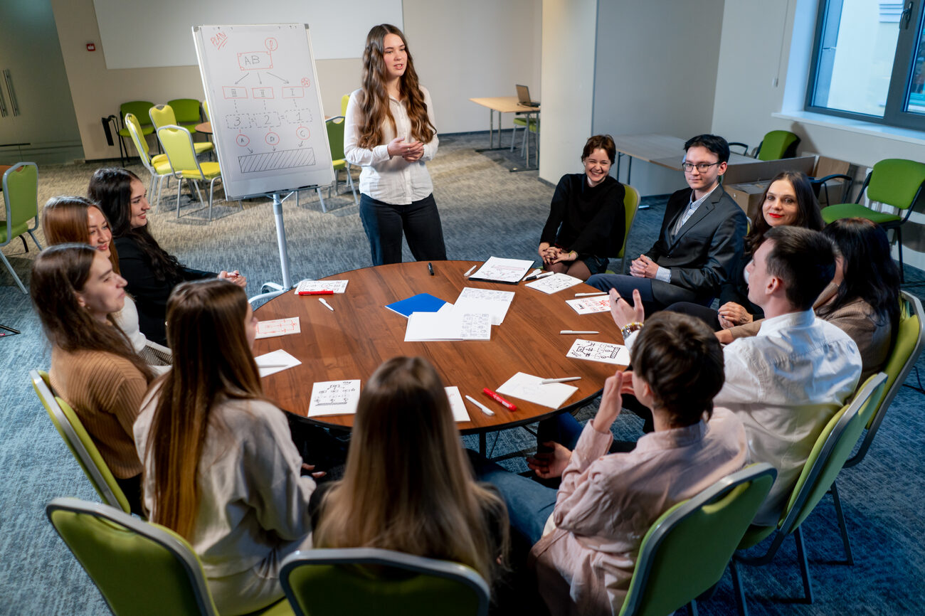 business-conference-or-meeting-at-the-hotel-the-gi-77AK5UY.jpg